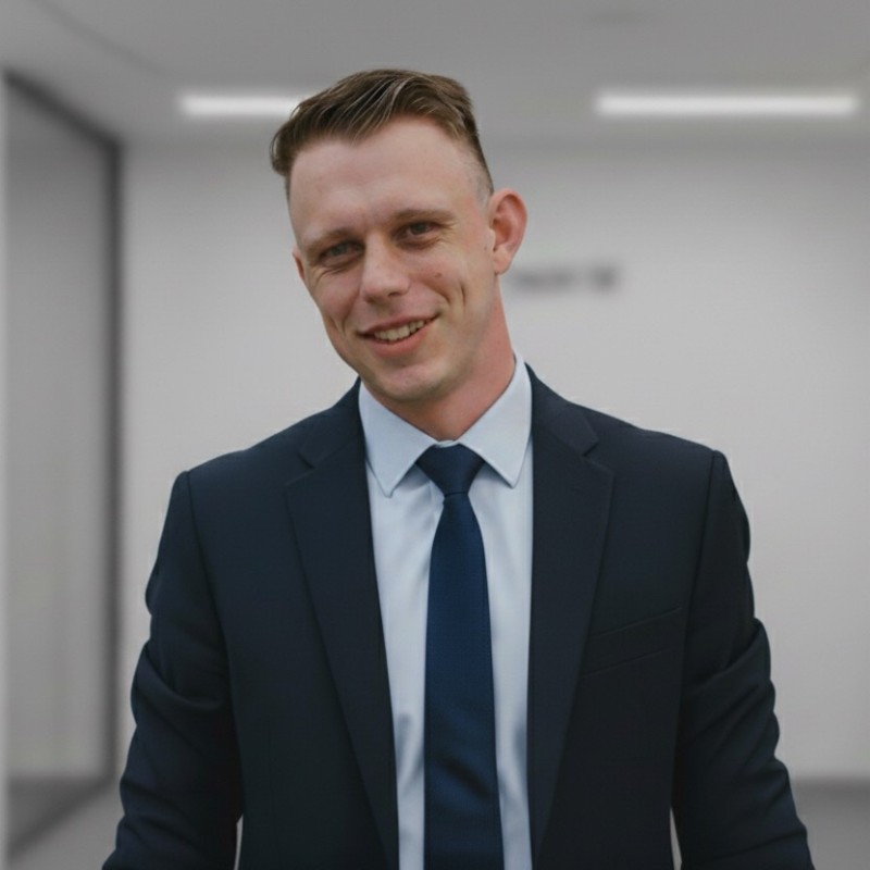 Dylan, the designer and developer behind Rhodai